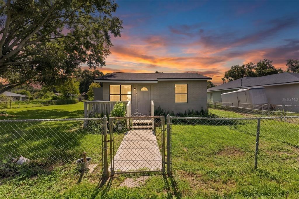 N Jackson St, Eagle Lake, FL 33839