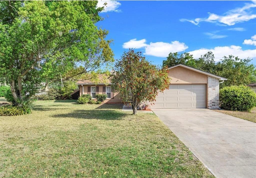 Berkshire Ct, Grand Island, FL 32735