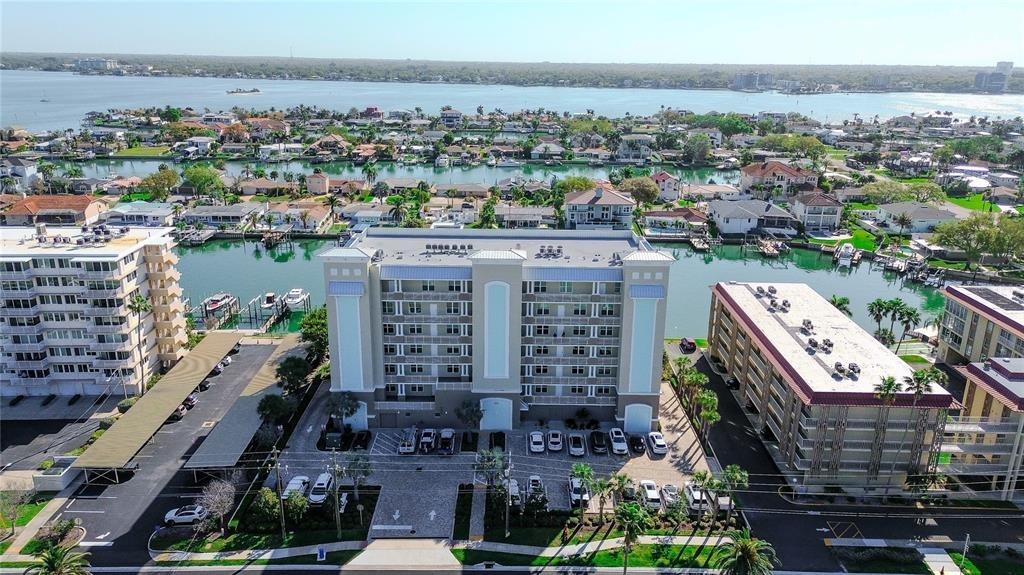 Island Way, Clearwater Beach, FL 33767