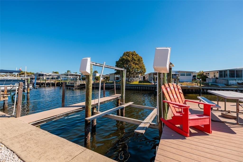 Americana Ct Ne, Saint Petersburg, FL 33702