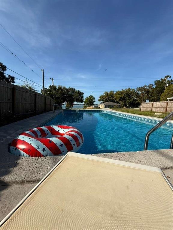 N 10th St, Eagle Lake, FL 33839