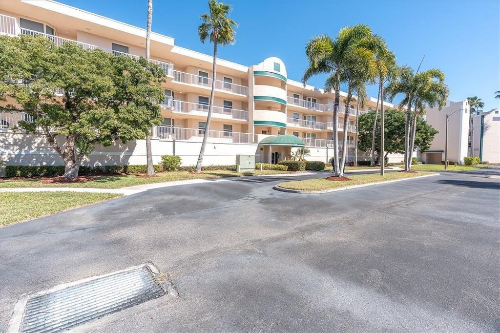 Shoreline Dr, Saint Petersburg, FL 33708