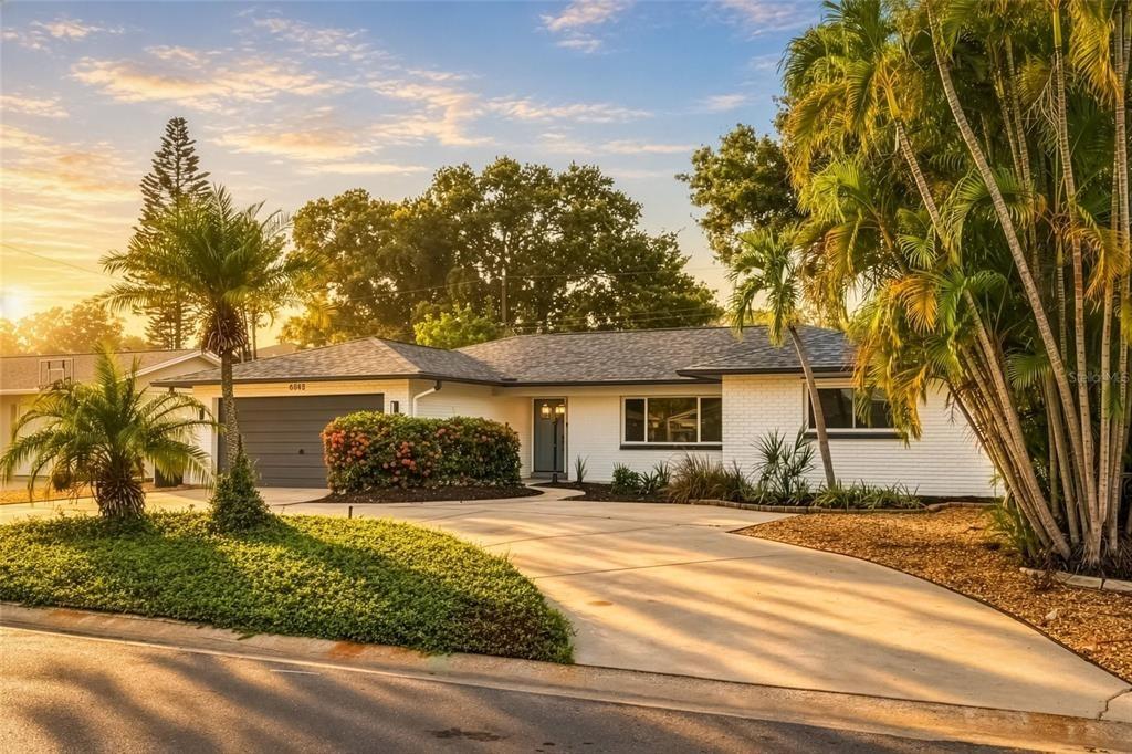 16th Ave N, Saint Petersburg, FL 33710