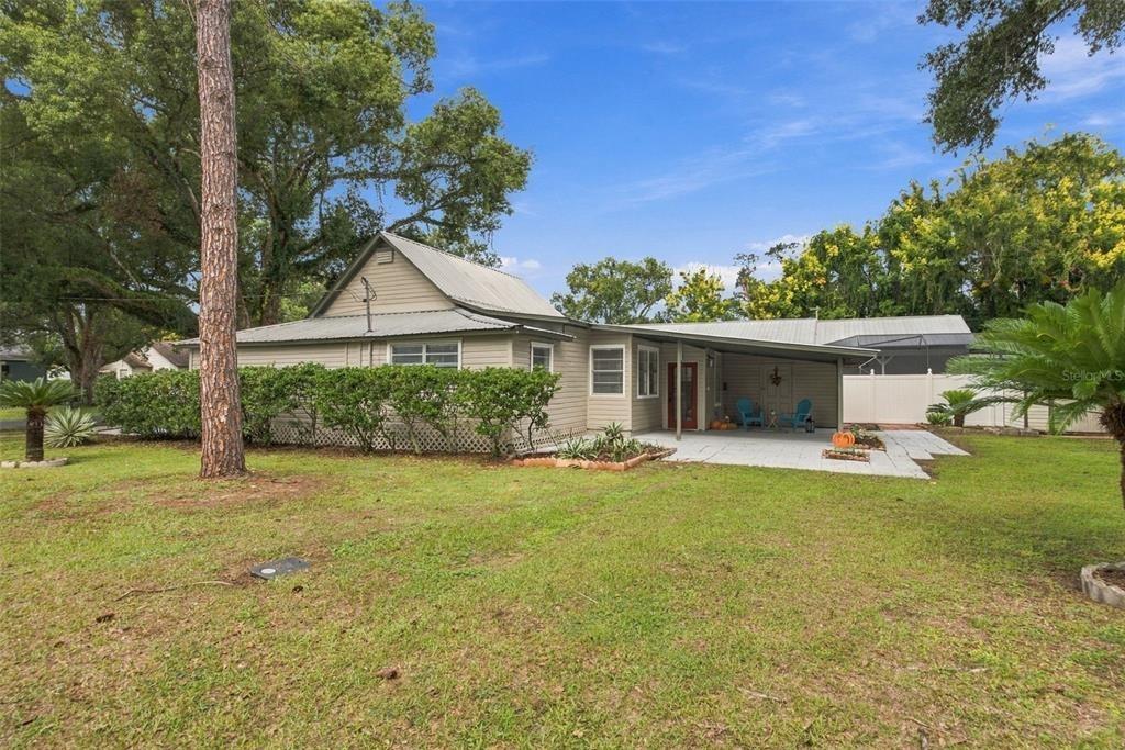 10th St, Zephyrhills, FL 33542