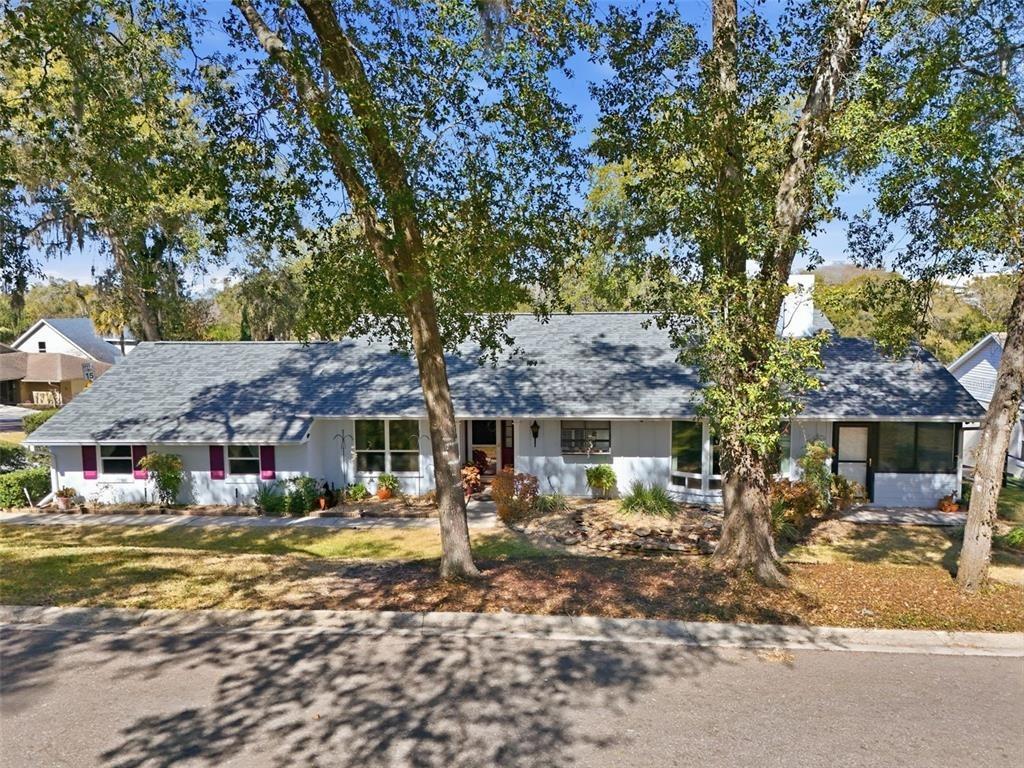 Townhill Dr, Eustis, FL 32726