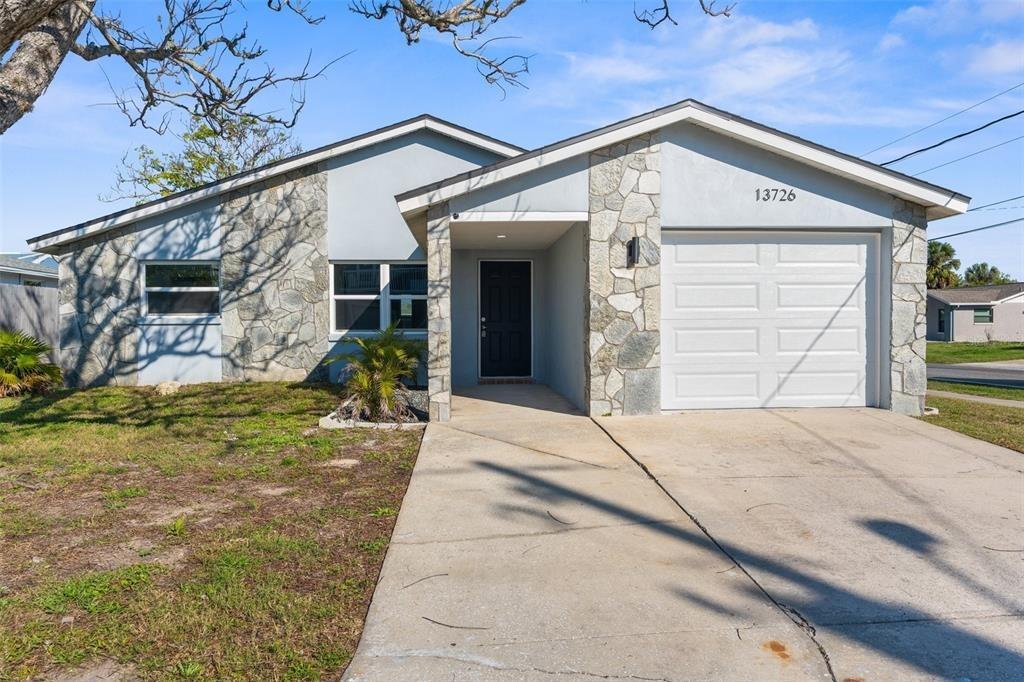 Michelle Ave, Hudson, FL 34667