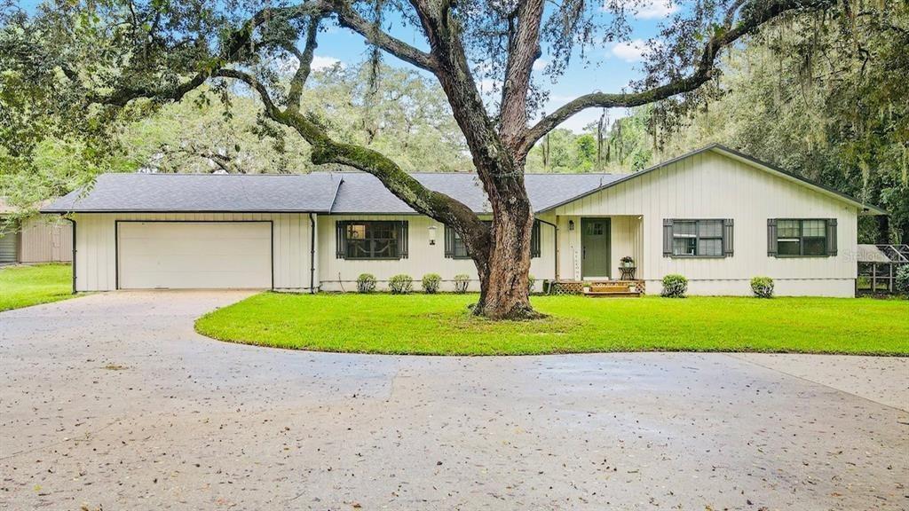 E Trails End Rd, Floral City, FL 34436