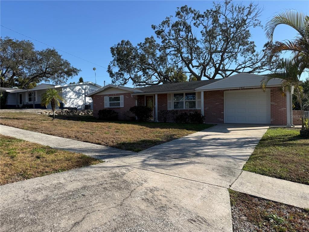 Golden Nugget Dr, Holiday, FL 34690