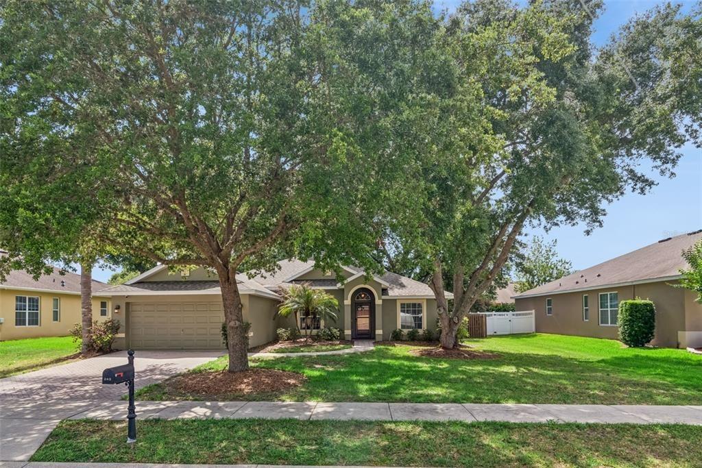 Blue Water St, Eustis, FL 32736
