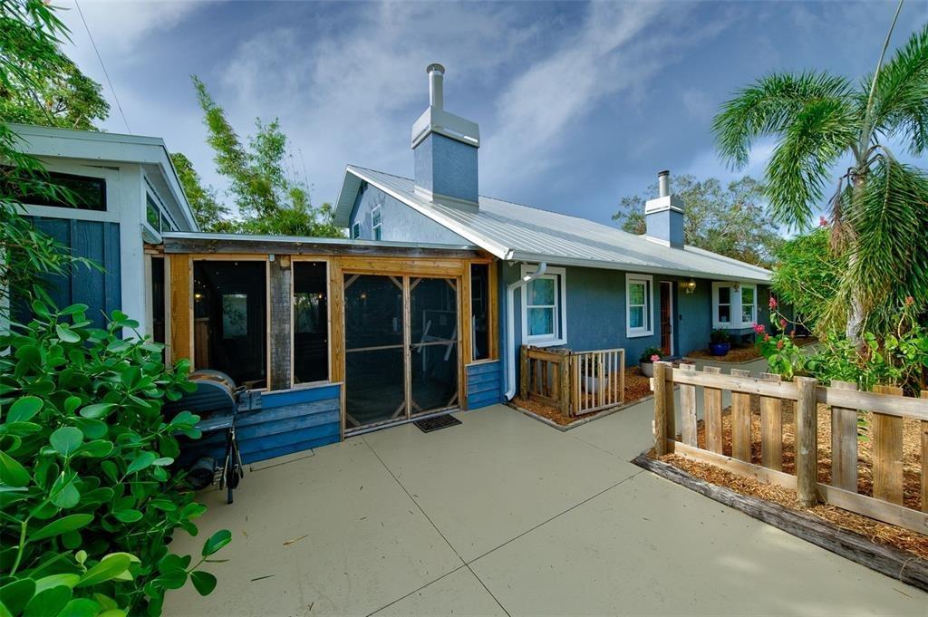 Temple St, Sarasota, FL 34239