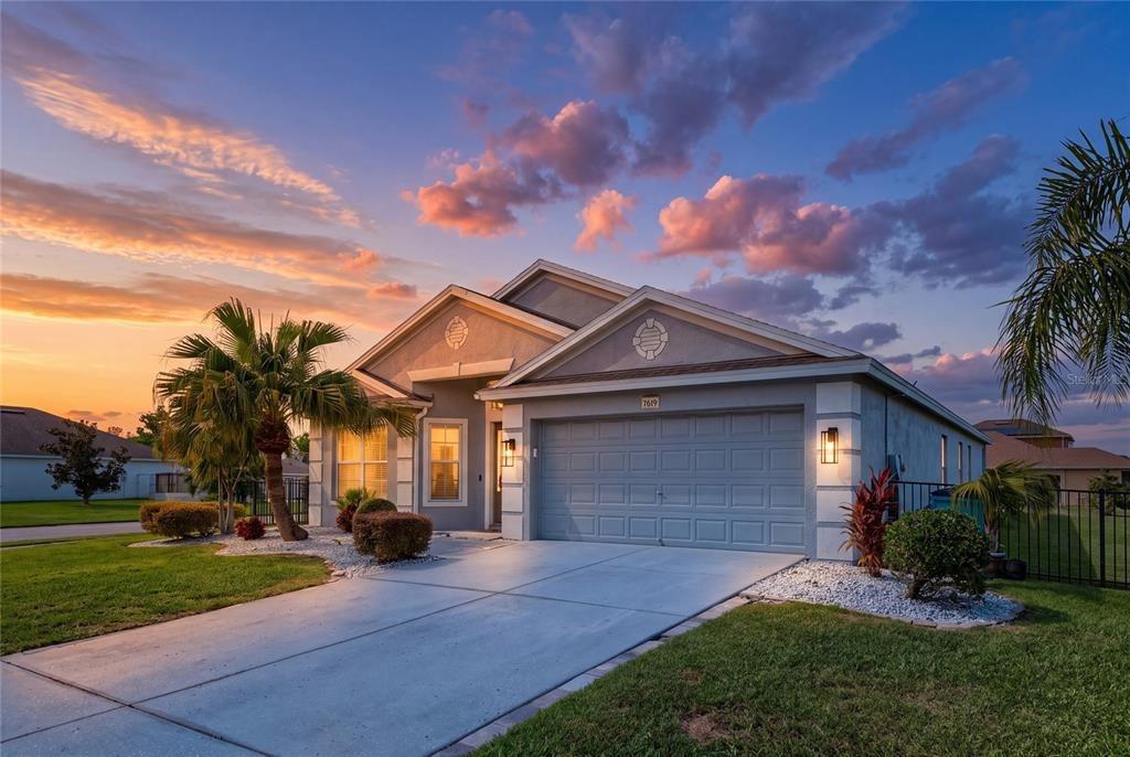 Crescent Palm Dr, Wesley Chapel, FL 33545