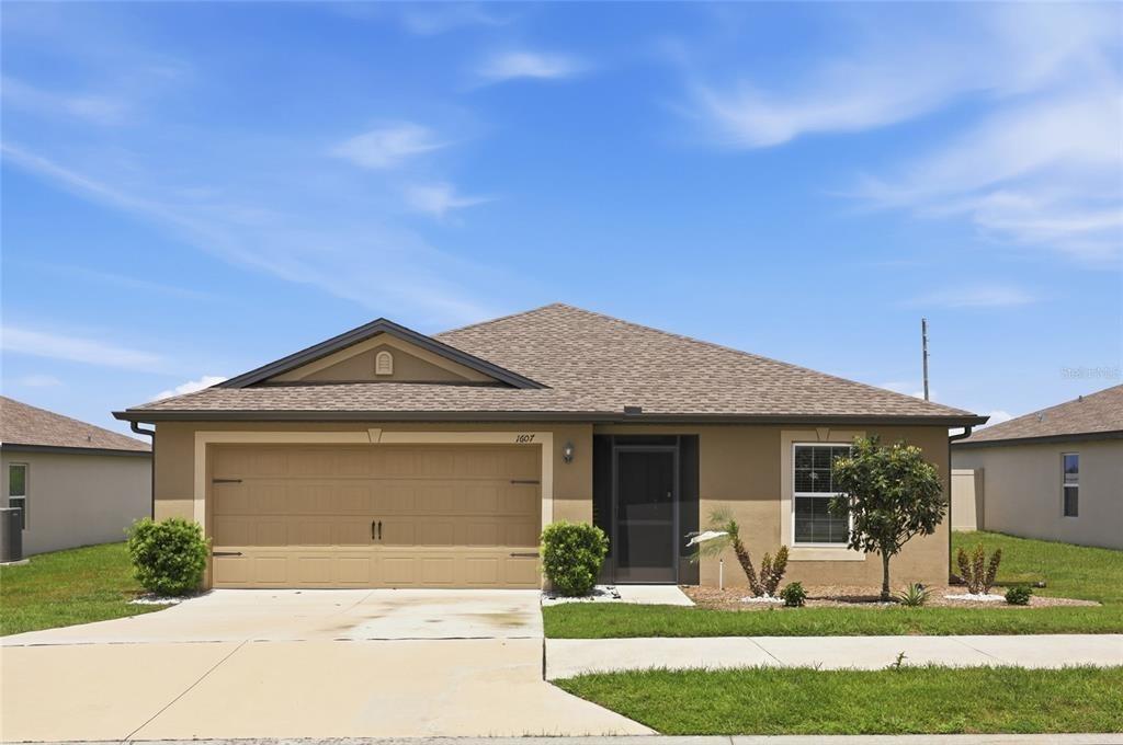 Swan Lake Cir, Dundee, FL 33838