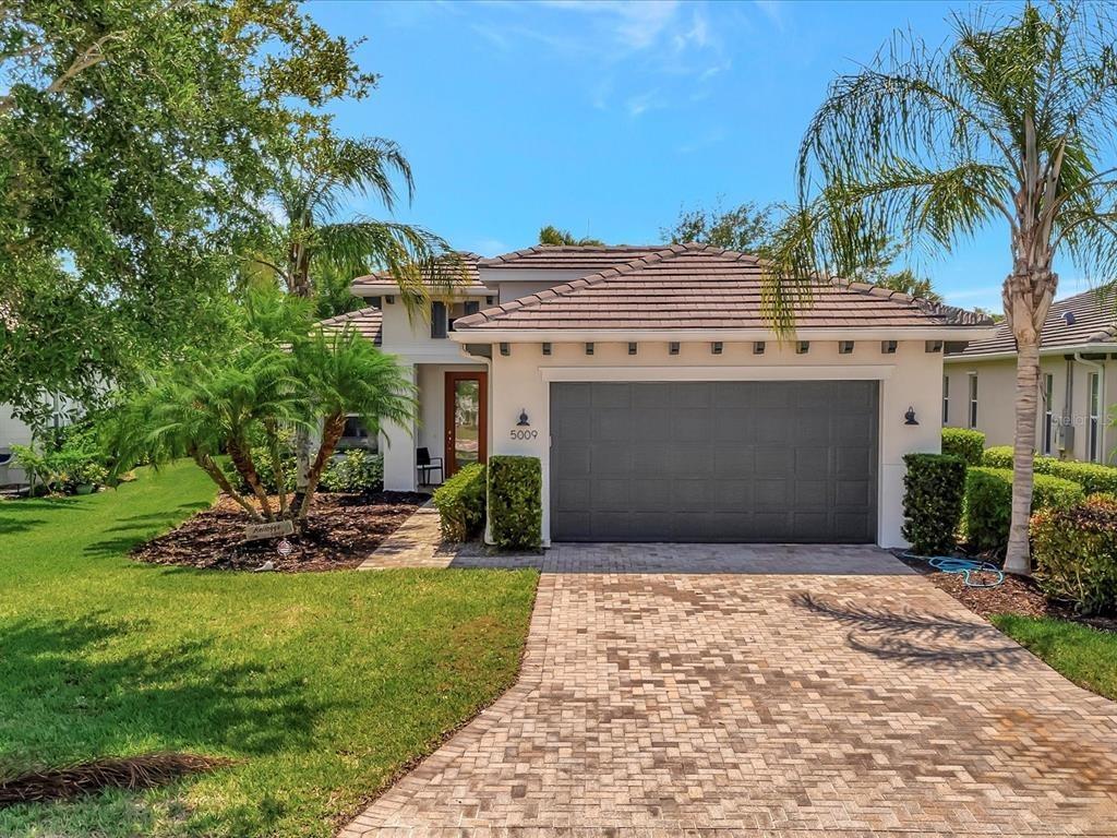 Lake Overlook Ave, Bradenton, FL 34208