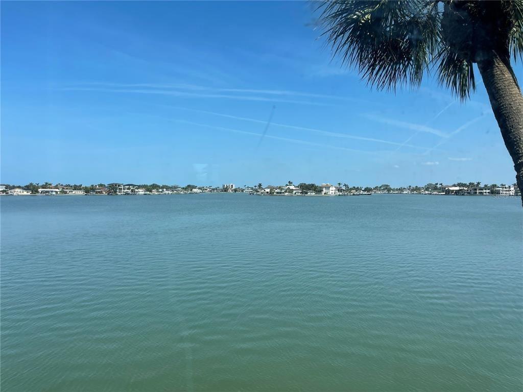 Sun Island Dr S, South Pasadena, FL 33707