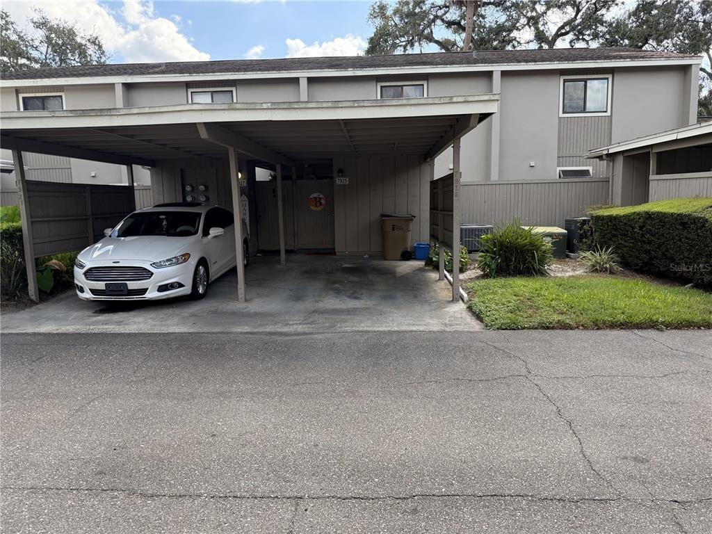Pine Dr, Temple Terrace, FL 33637