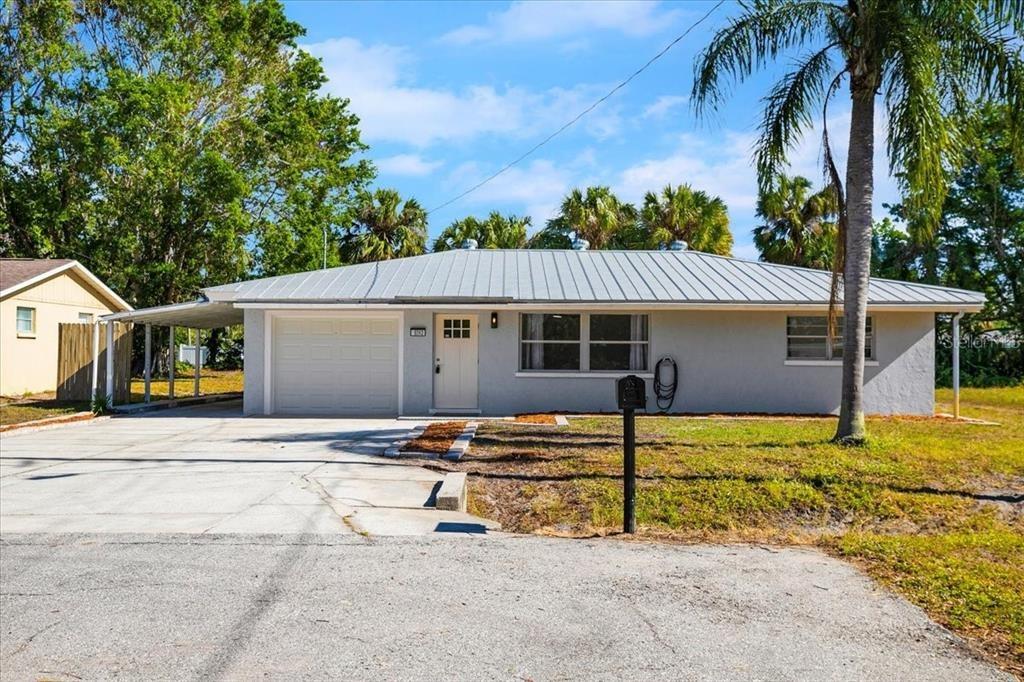 Carlton Ave, Sarasota, FL 34231