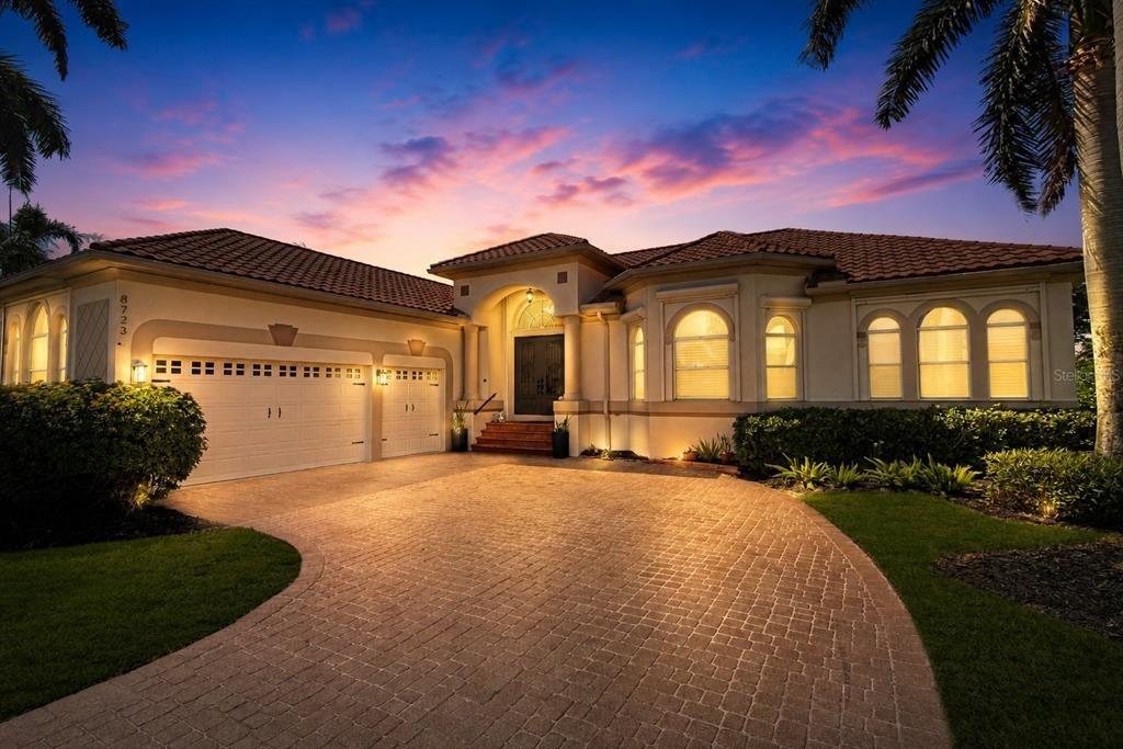 S Lake Cir, Fort Myers, FL 33908
