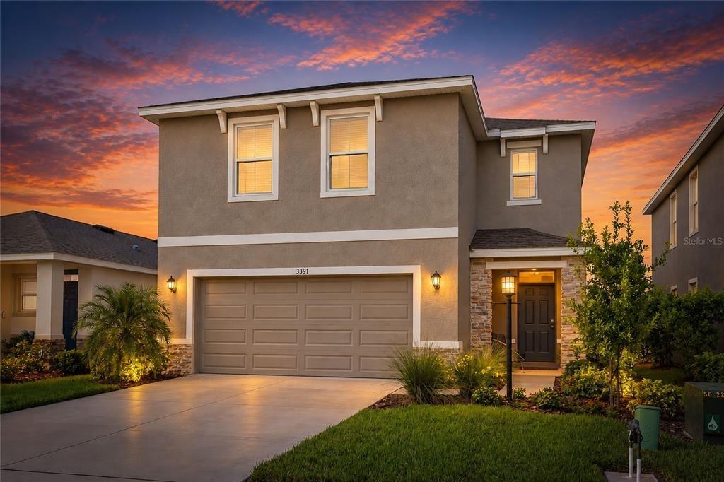 Hilltop Cir, Bradenton, FL 34211