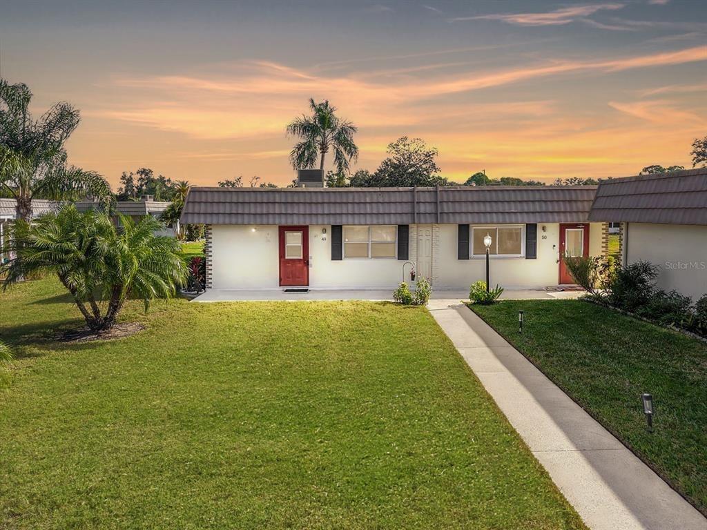 Bedford St, Sun City Center, FL 33573