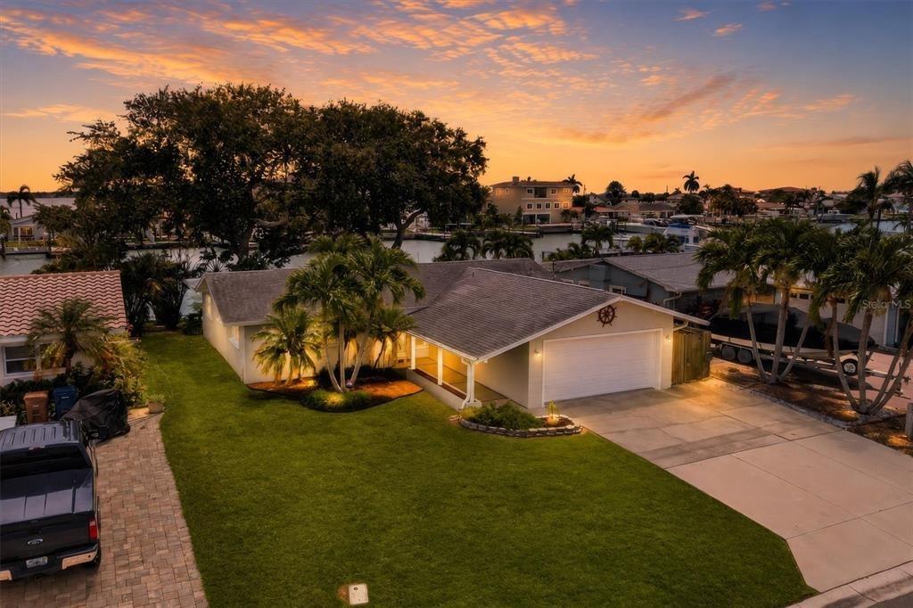 Lillian Dr, Madeira Beach, FL 33708