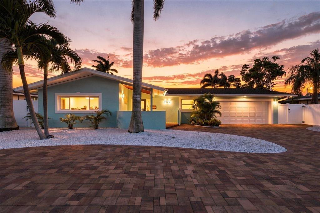 Causeway Blvd S, Saint Petersburg, FL 33707