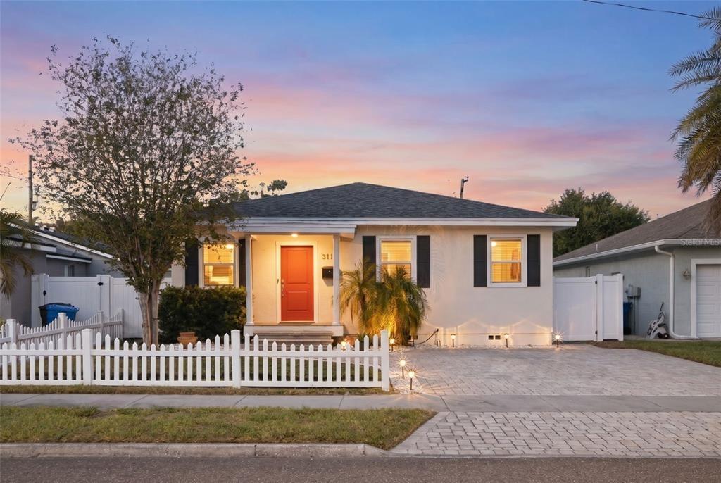 15th St N, Saint Petersburg, FL 33704