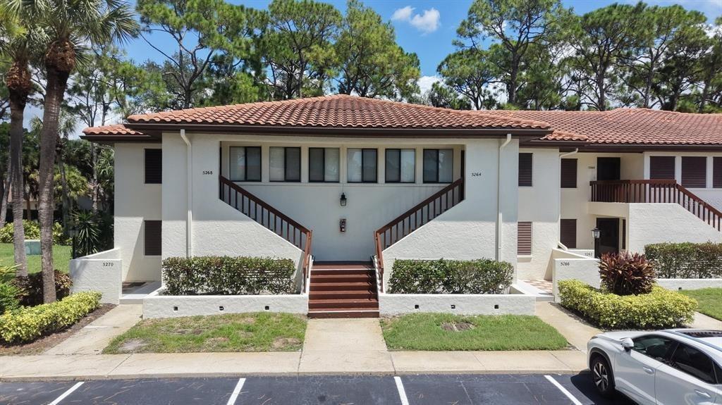 Lake Village Dr, Sarasota, FL 34235