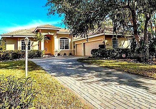 Amberwynd Cir W, Palmetto, FL 34221