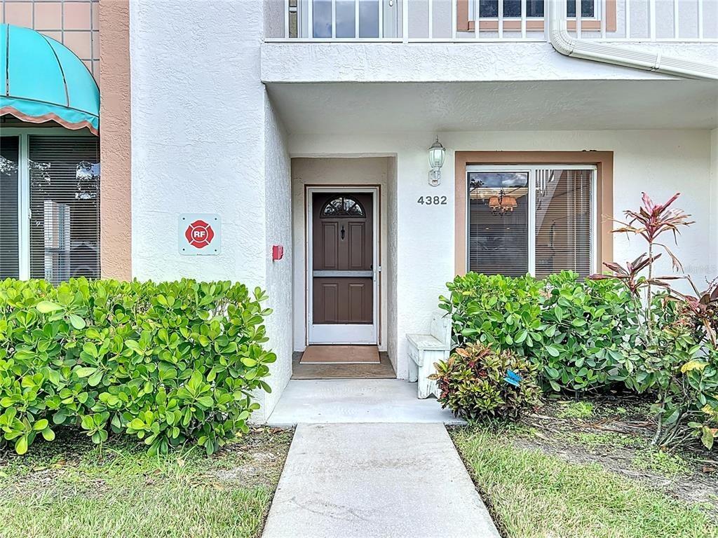 Madeira Ct, Sarasota, FL 34233