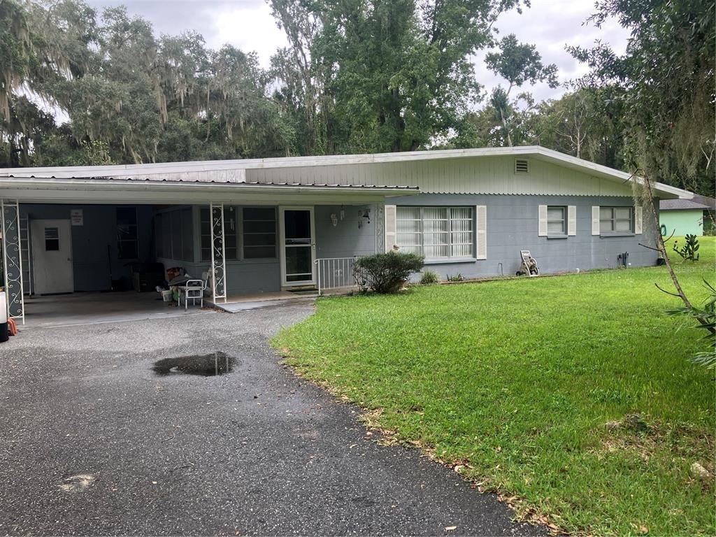 S Crescent Loop, Floral City, FL 34436