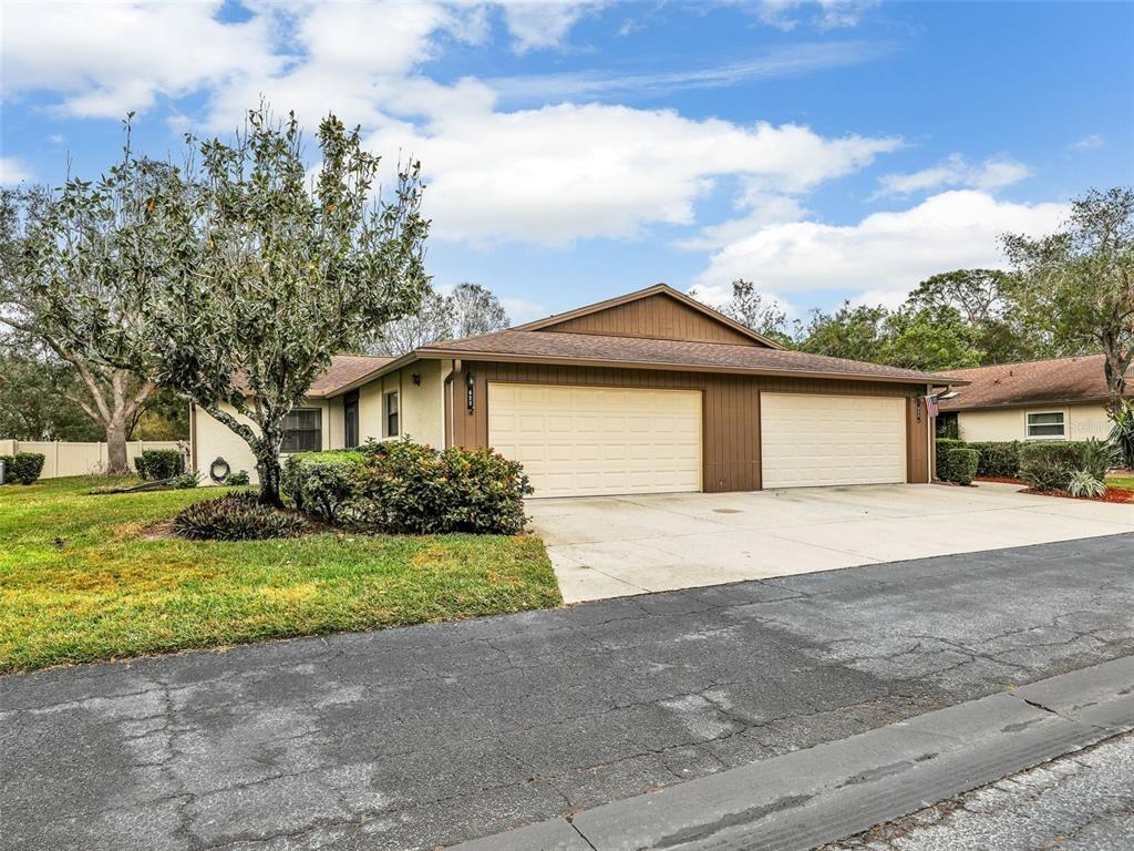 Oak Hill Cir, Sarasota, FL 34232