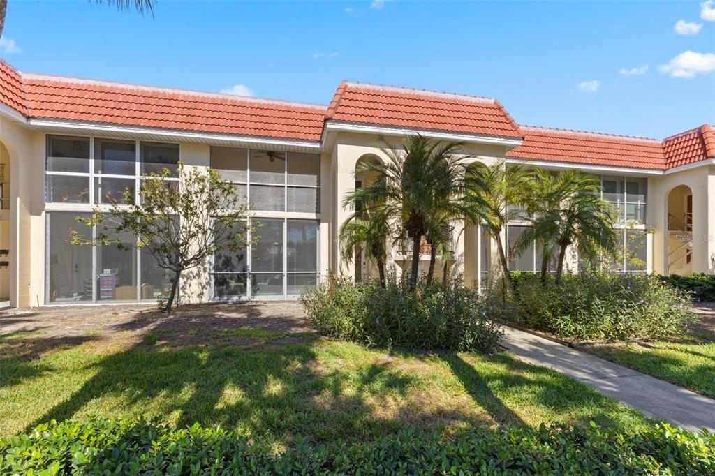 Avenida Messina, Sarasota, FL 34242