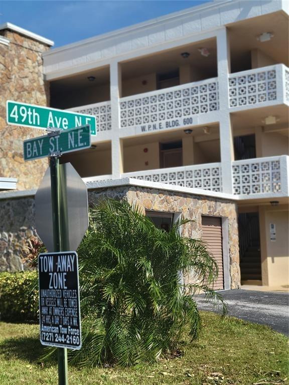 Bay St Ne, Saint Petersburg, FL 33703