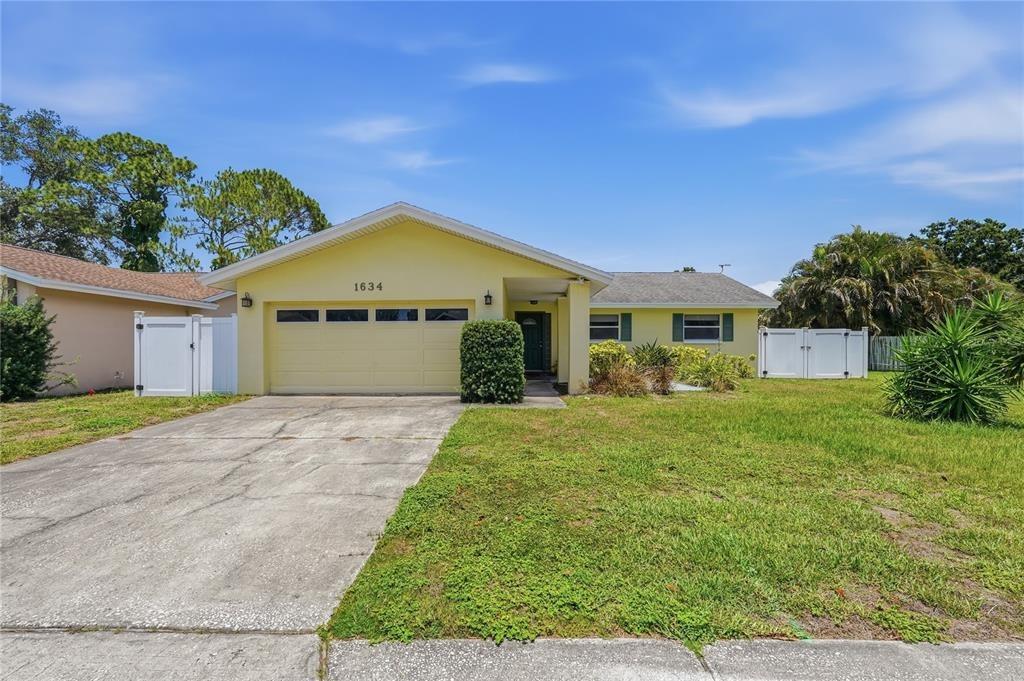 Dale Cir N, Dunedin, FL 34698