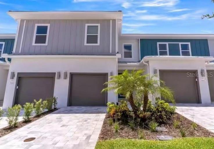 Spectrum Dr, Reunion, FL 34747