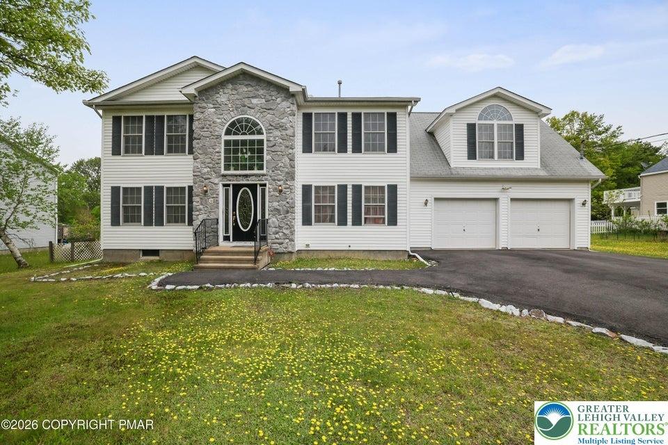 Glade Dr, Long Pond, PA 18334