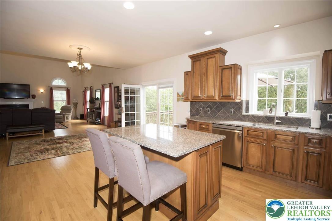 Greens Dr, Hellertown, PA 18055