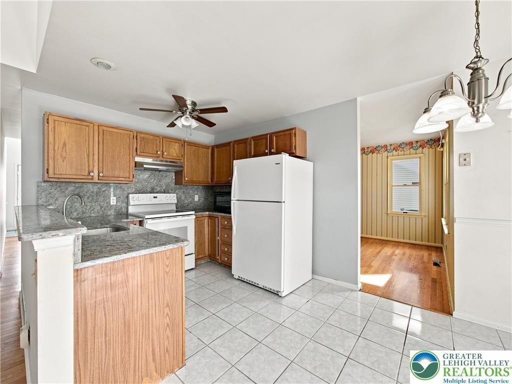 Ridings Cir, Macungie, PA 18062
