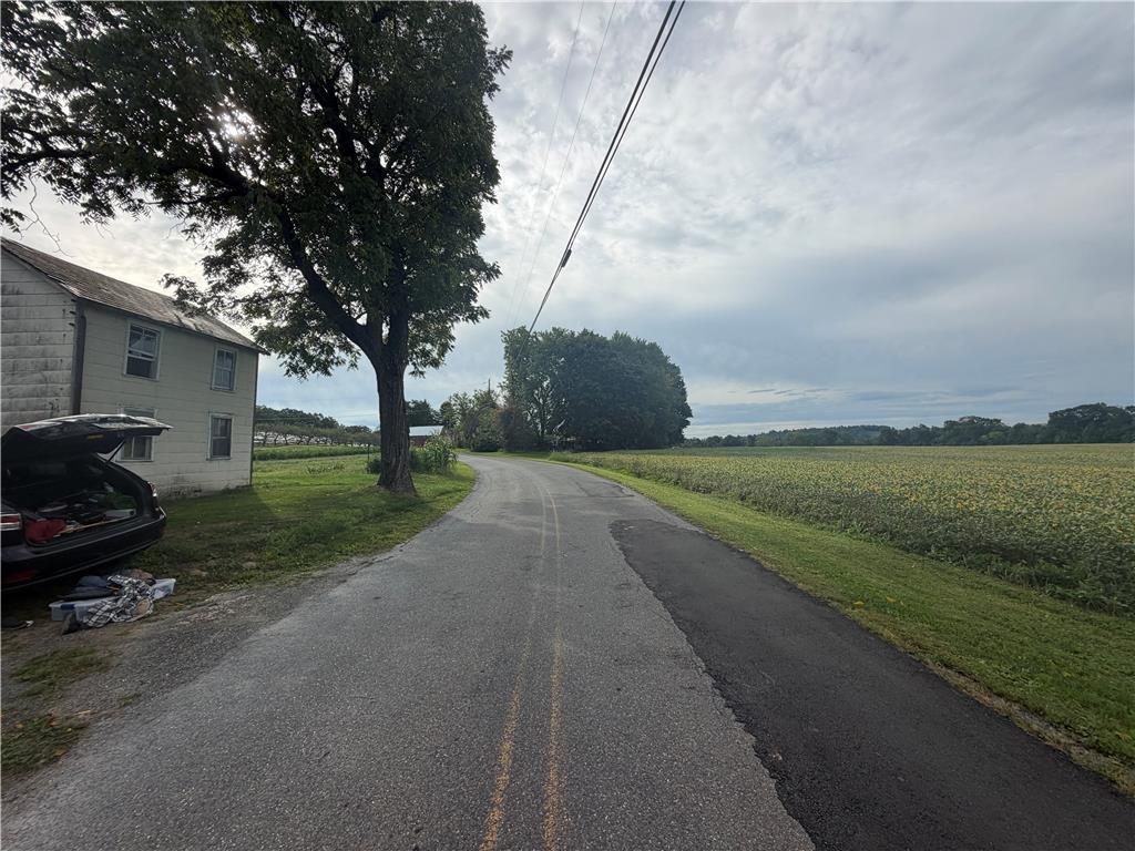 Ashfield Rd, Slatington, PA 18080