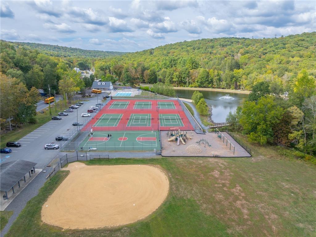 Cherry Ridge Rd, Bushkill, PA 18324