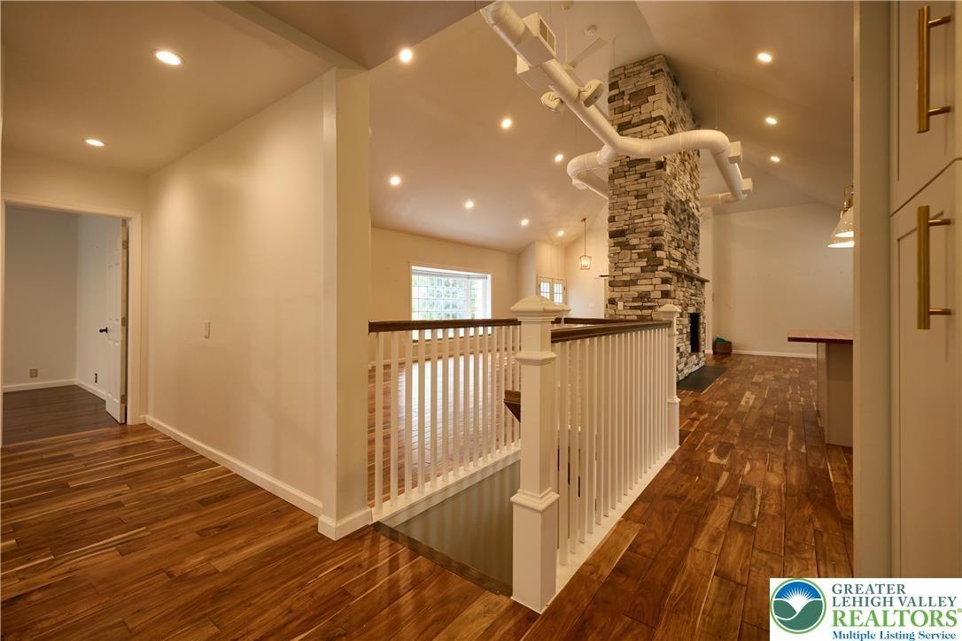 W Point Dr, Bethlehem, PA 18015