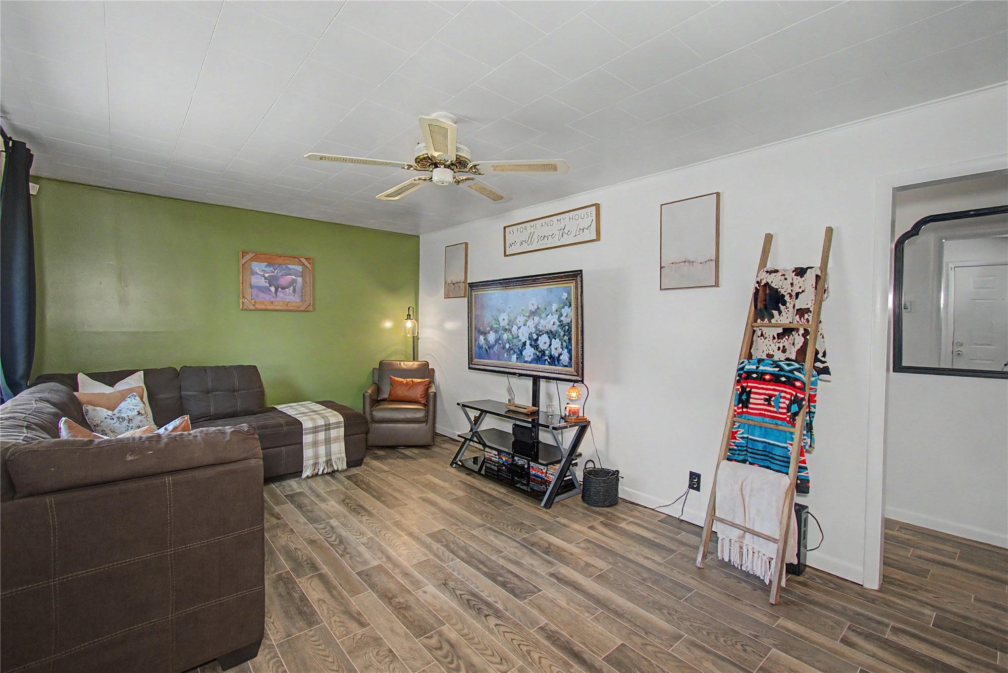 W Jefferson Ave, Checotah, OK 74426