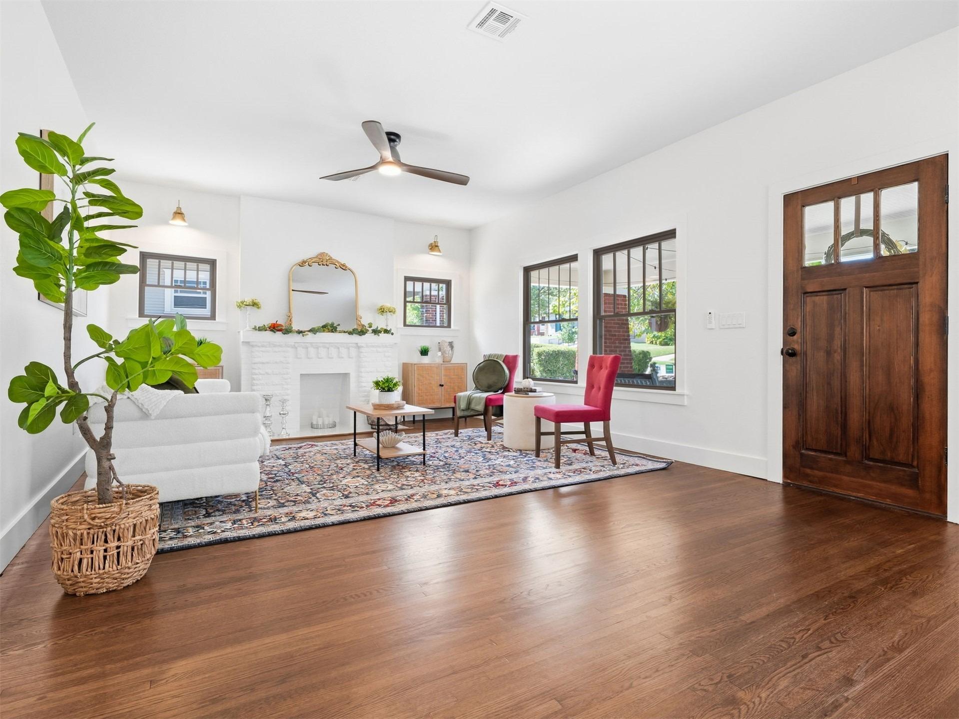 S Newport Ave, Tulsa, OK 74120