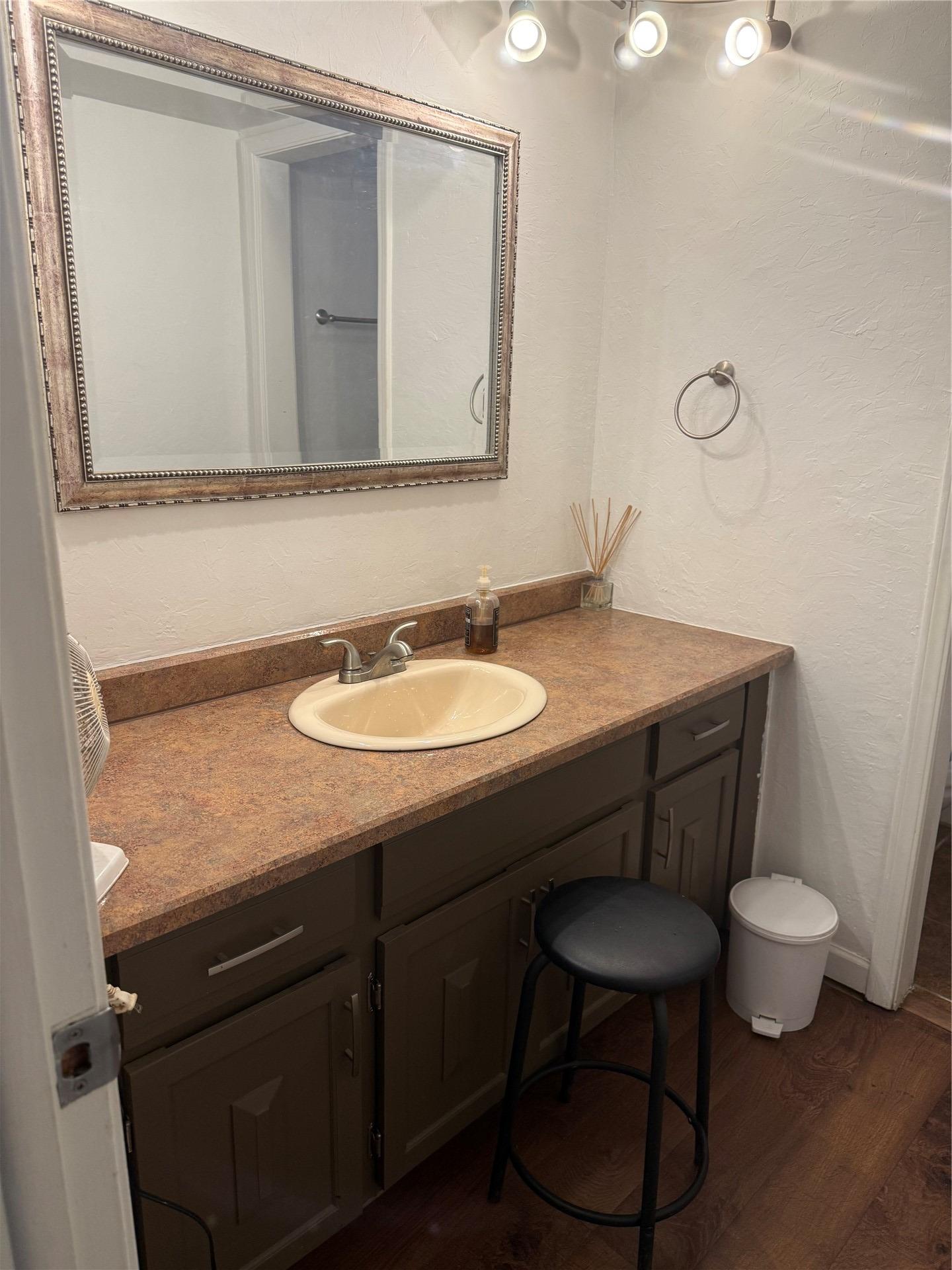 E 67th St, Tulsa, OK 74136