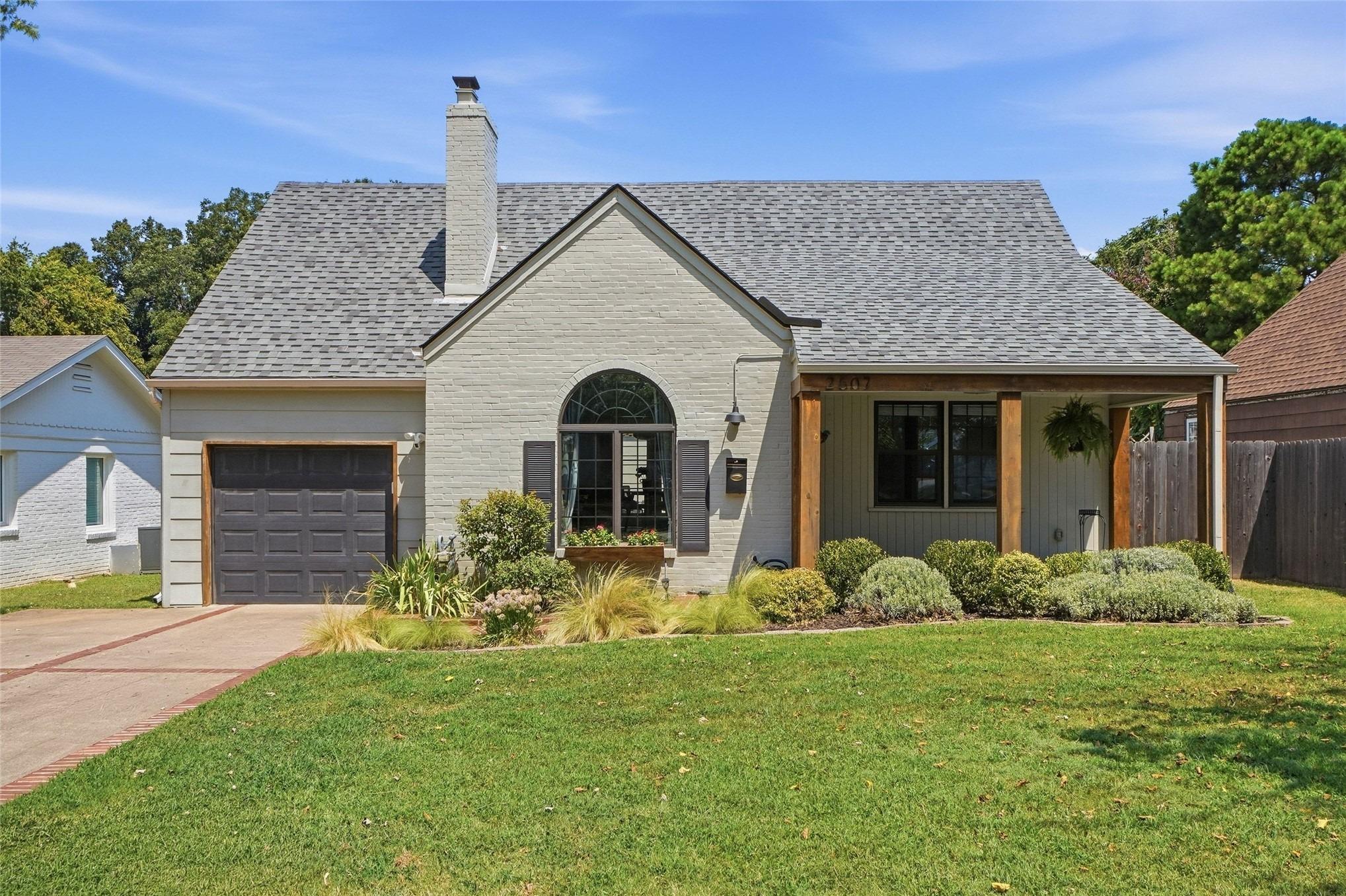 E 17th Pl, Tulsa, OK 74104