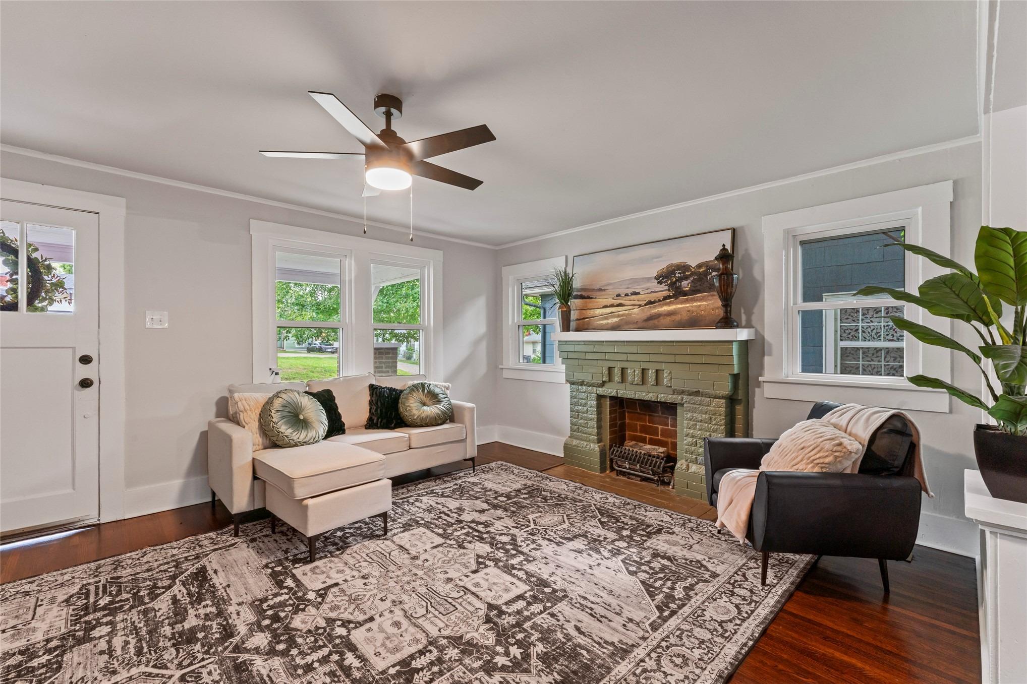 E 12th Pl, Tulsa, OK 74104