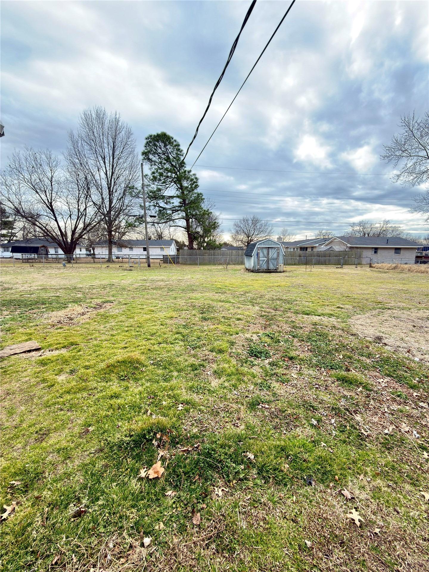 W Commercial St, Haskell, OK 74436