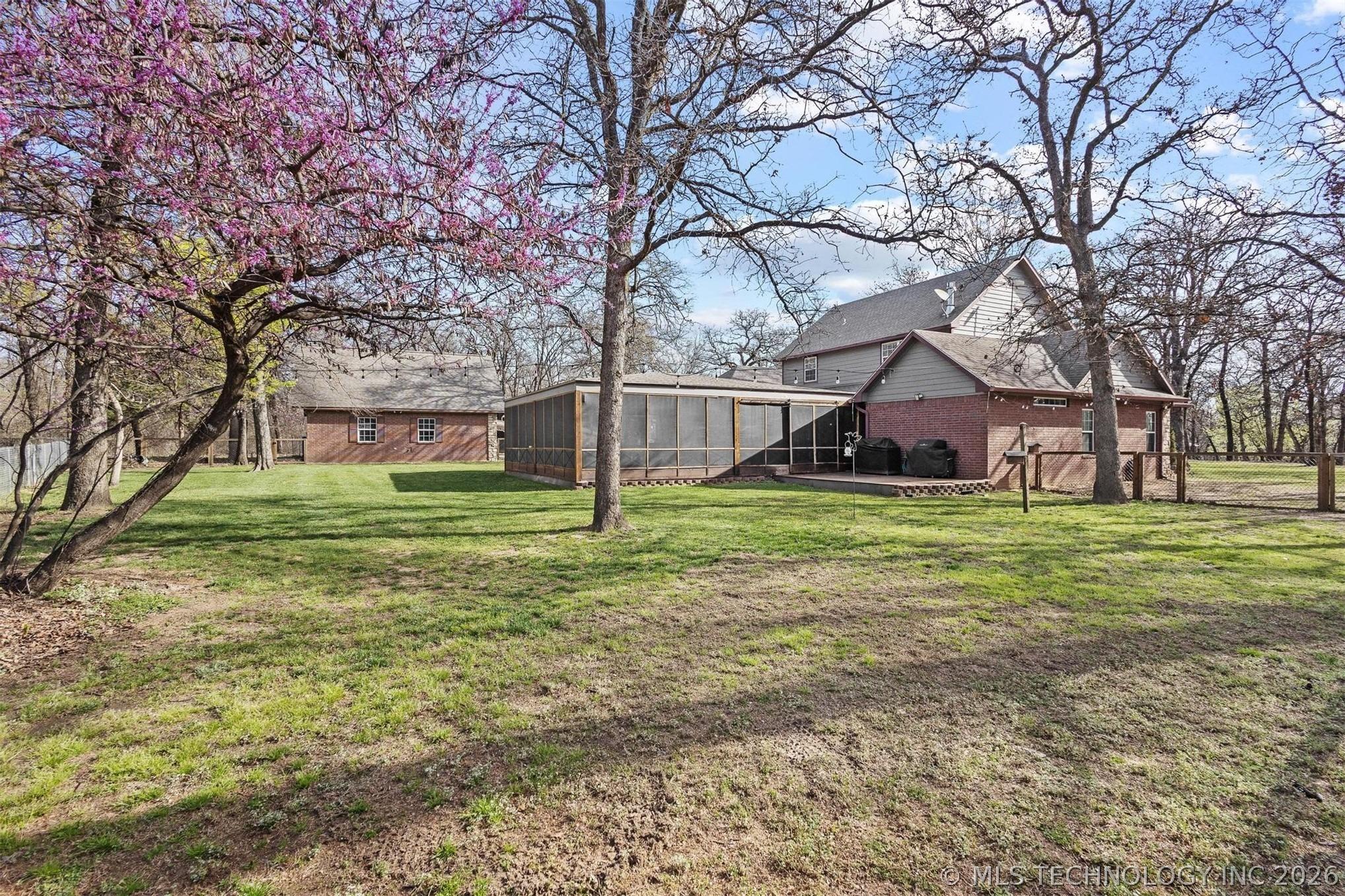 Redbud Ln, Kingston, OK 73439