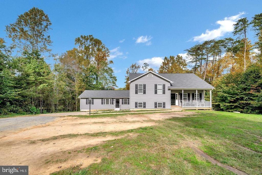 Grove Ln, Fredericksburg, VA 22406