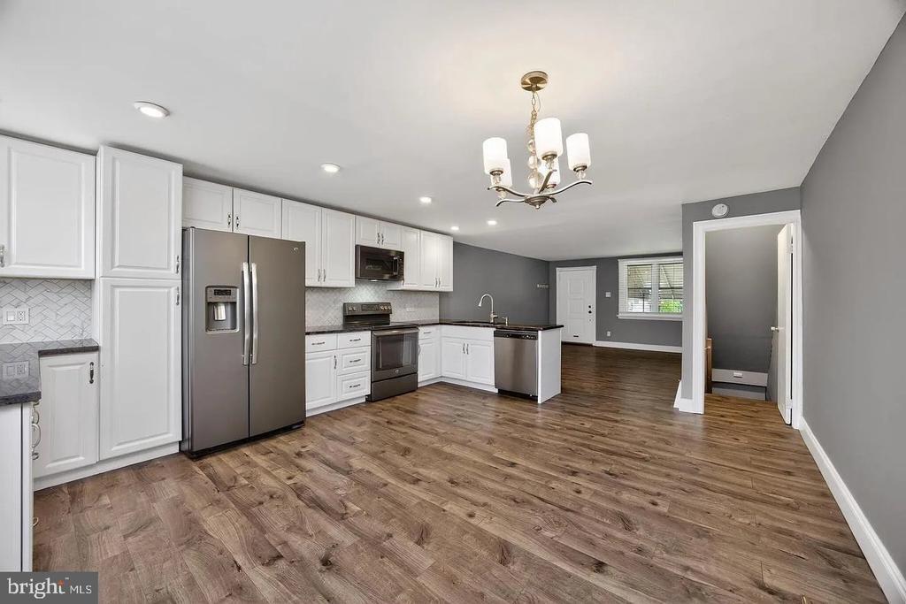 Westbrook Dr, Clifton Heights, PA 19018